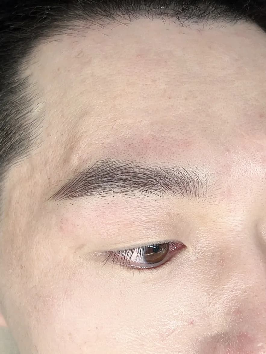 Men's Permanent Makeup brows