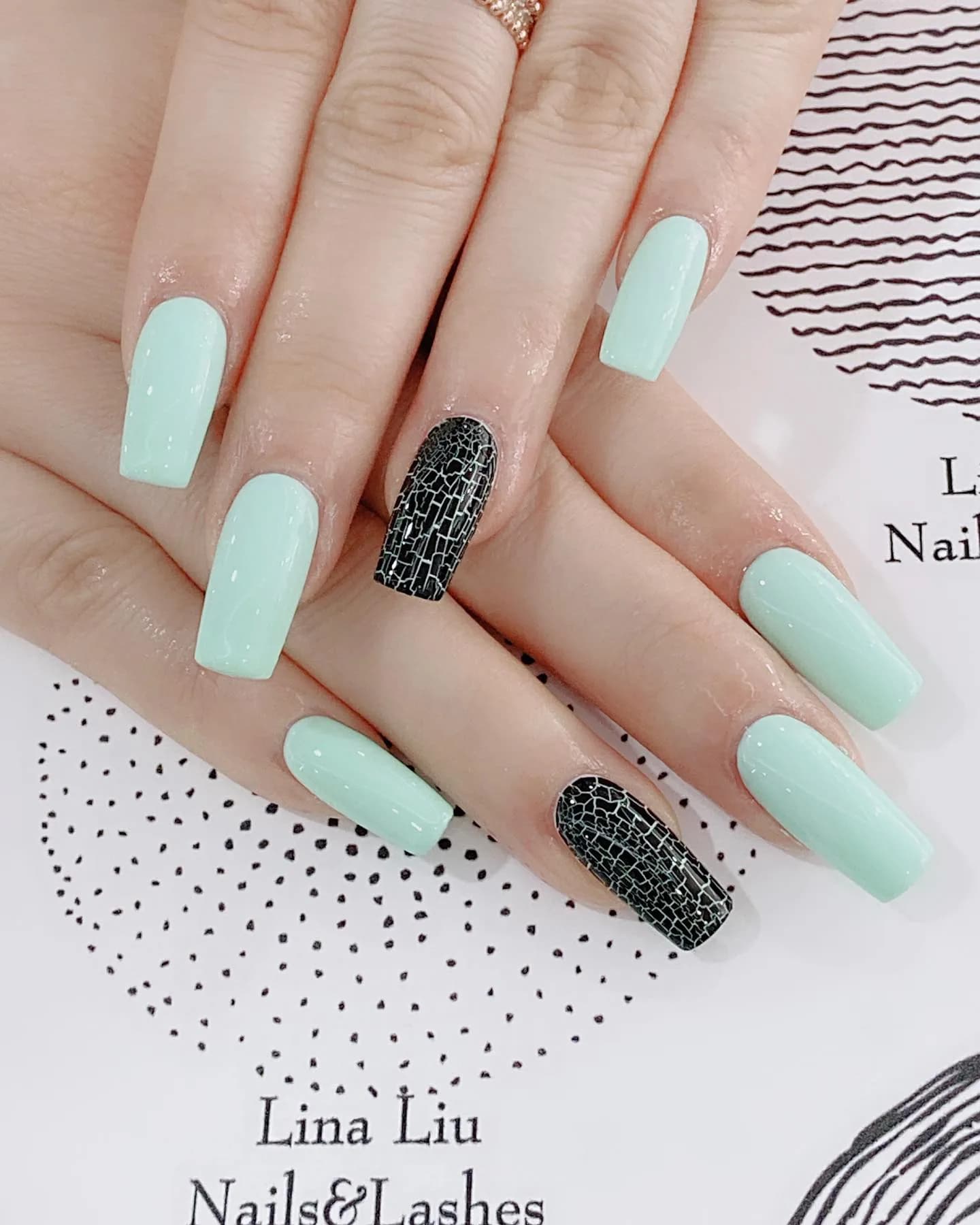 cracking nails design